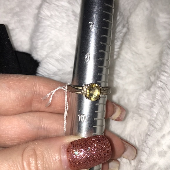 Yellow citrine genuine crystal set in sterling silver whale tail bezel - Picture 4 of 4